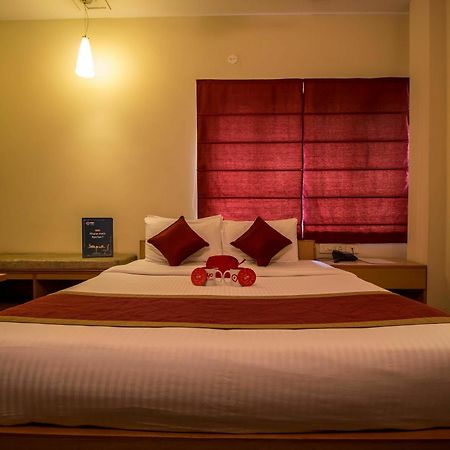 Oyo Apartments Rk Beach Road Visakhapatnam Exterior photo